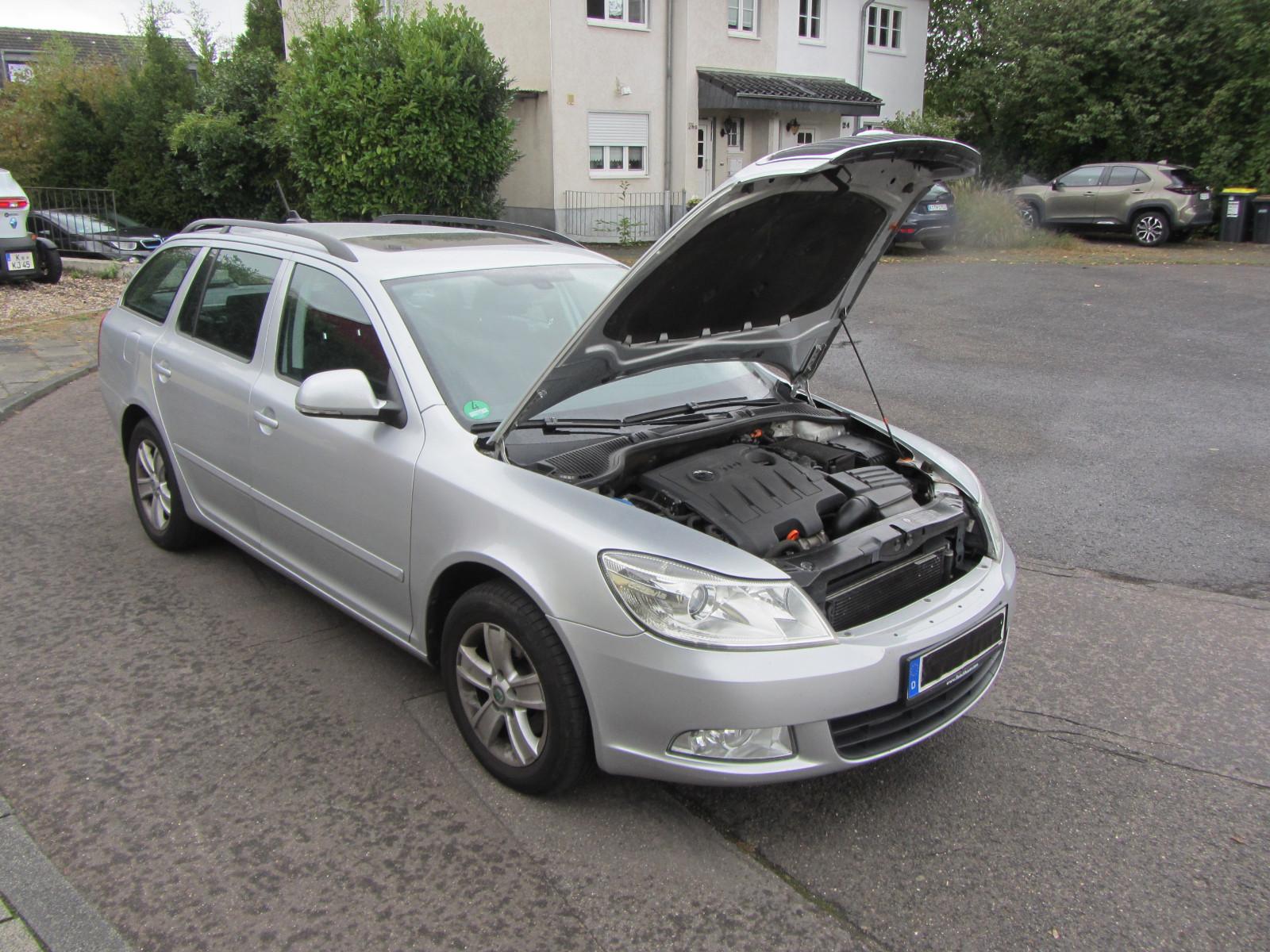 Skoda Octavia 2011 — interior
