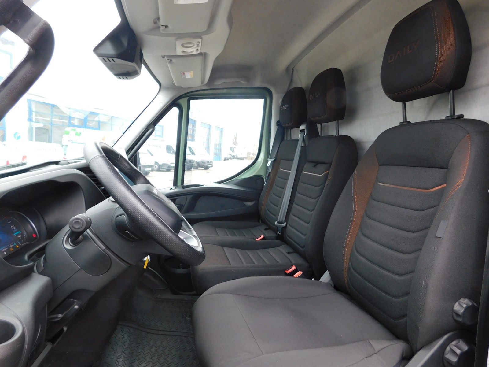 Fahrzeugabbildung Iveco Daily 35S18HA8