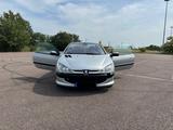 Peugeot 206 CC Cabrio  Automatik  Klima ... - Peugeot 206 Gebrauchtwagen in Halle