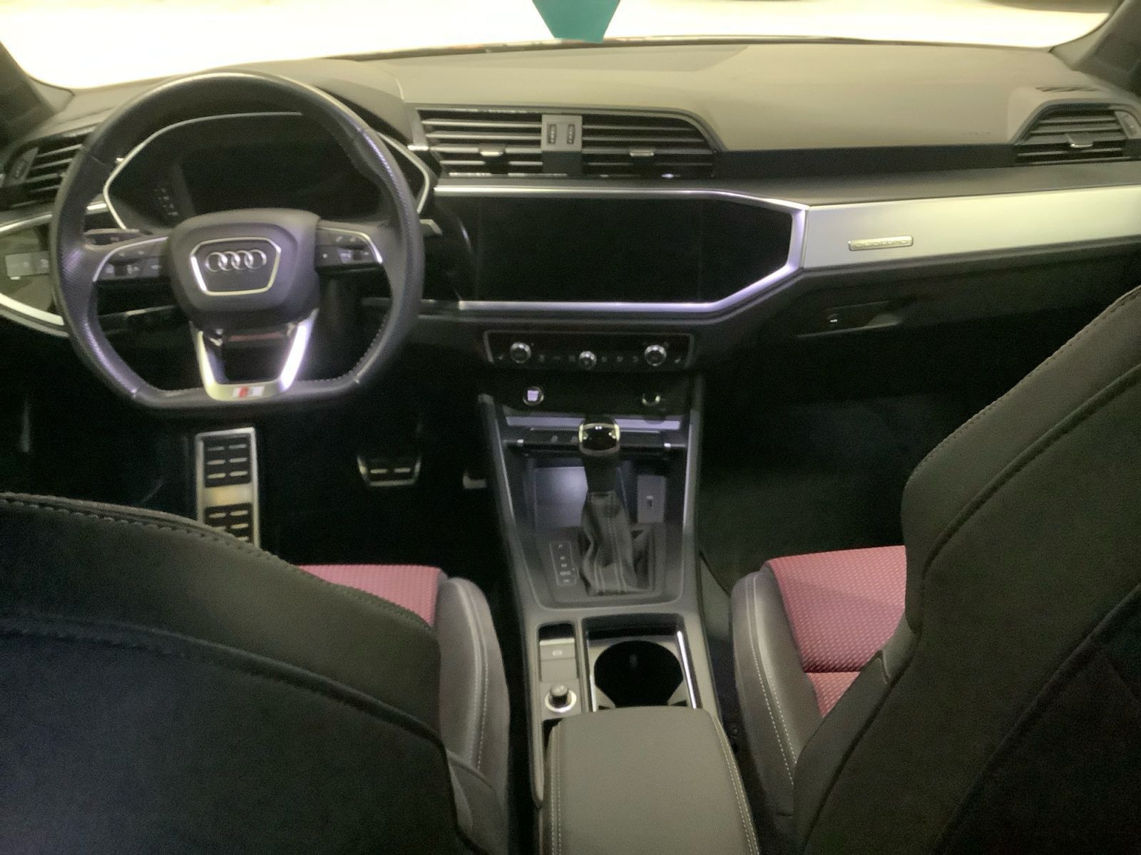 Q3 S line 45 TFSI quattro 169 kW,Navi,LED,elektr