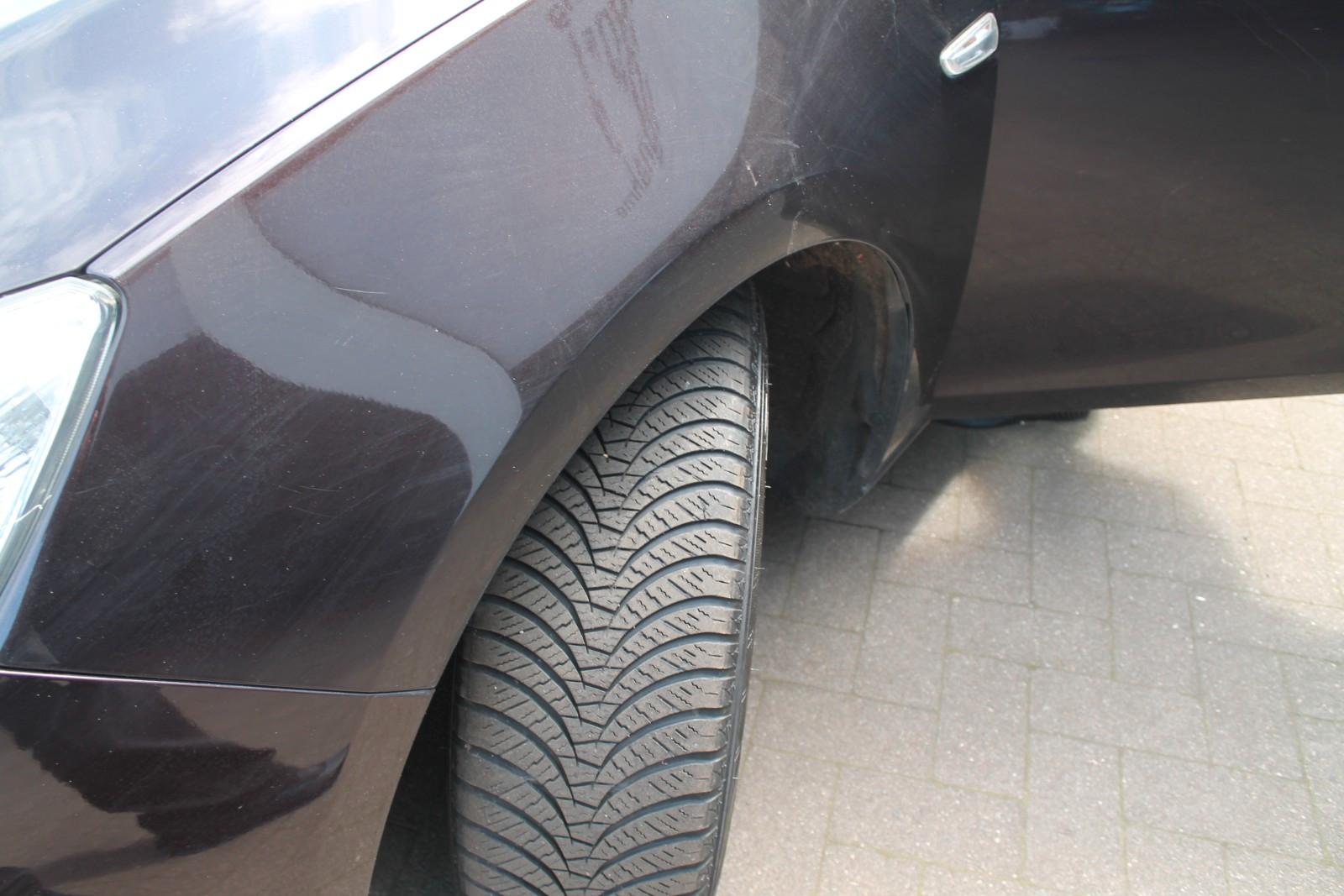 Opel Astra 2011 — photo 21