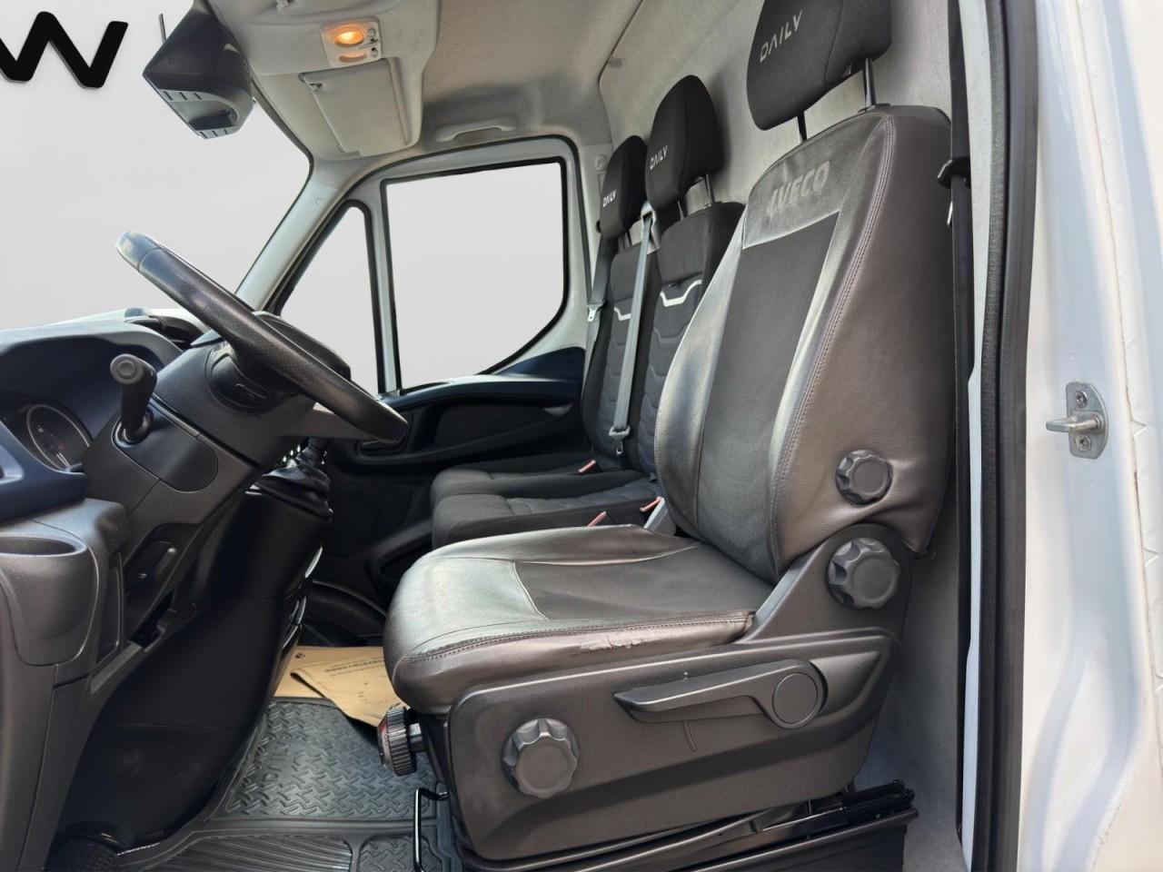 Iveco Daily Kasten 35 S16 Radstand 3520 mit AHK!!!!