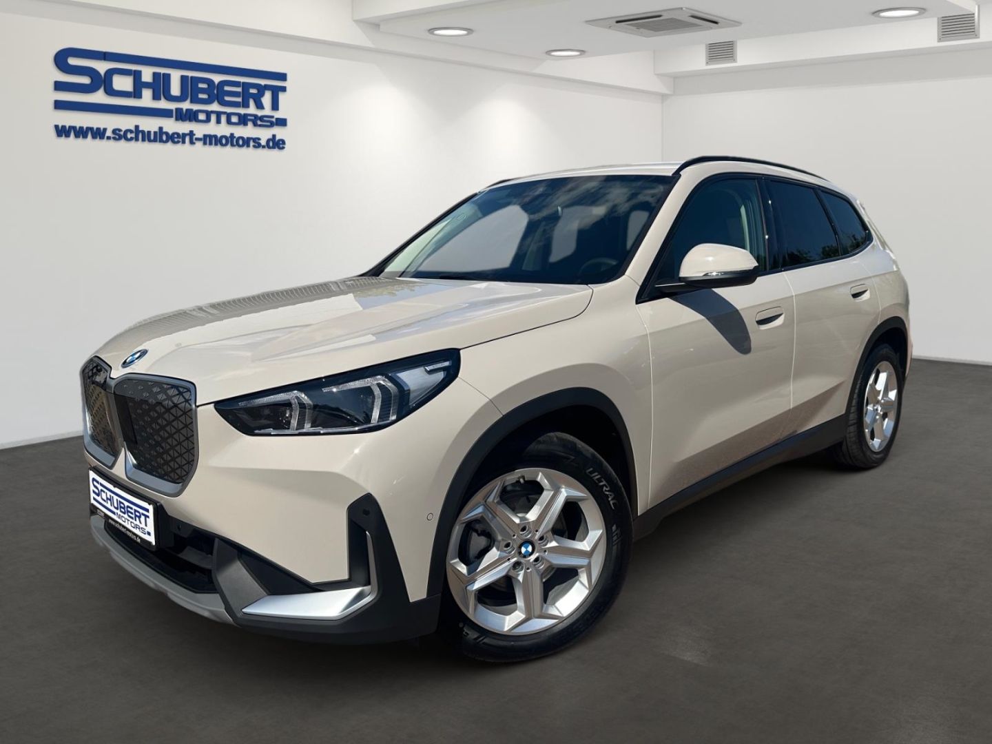 BMW iX1 eDrive20 AHK Navi Leder Memory H&K LHZ Massa