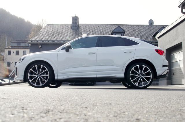 Audi RS Q3 Sportback quattro*RS-Sportsitze,AHK,Pano*