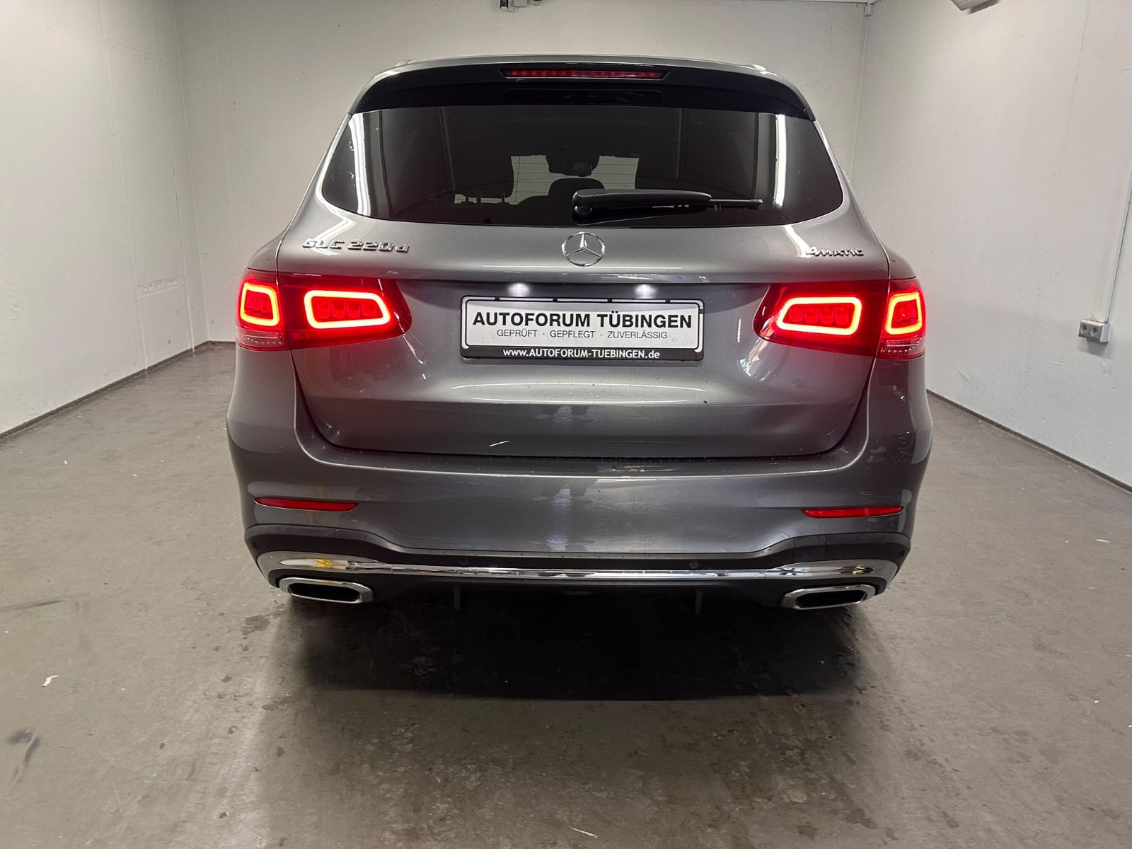 Fahrzeugabbildung Mercedes-Benz GLC 220 d 4MATIC AMG*PANO*360*HUD*AHK*DISTRO