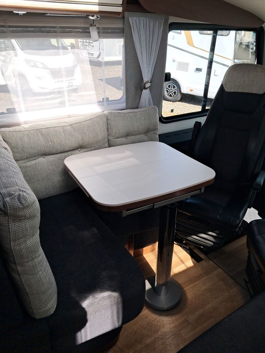 Fahrzeugabbildung Niesmann + Bischoff Arto 79 F Hubstützen, Sat-Anlage, Markise