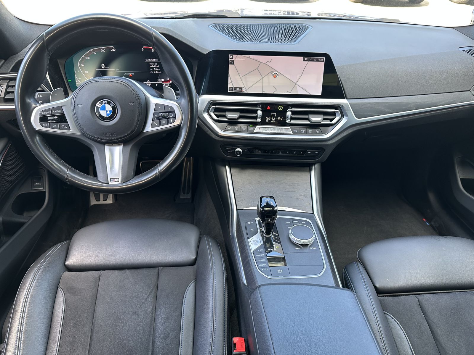 Fahrzeugabbildung BMW 330d Touring xDrive M-Sport NAV+LED+PANO+KAM+1HD