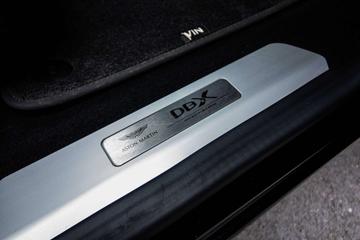 2021 Aston Martin DBX — миниатюра 19