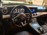 Mercedes-Benz E 200 d T Autom. - - : Blau, Teilleder, Luftfederung