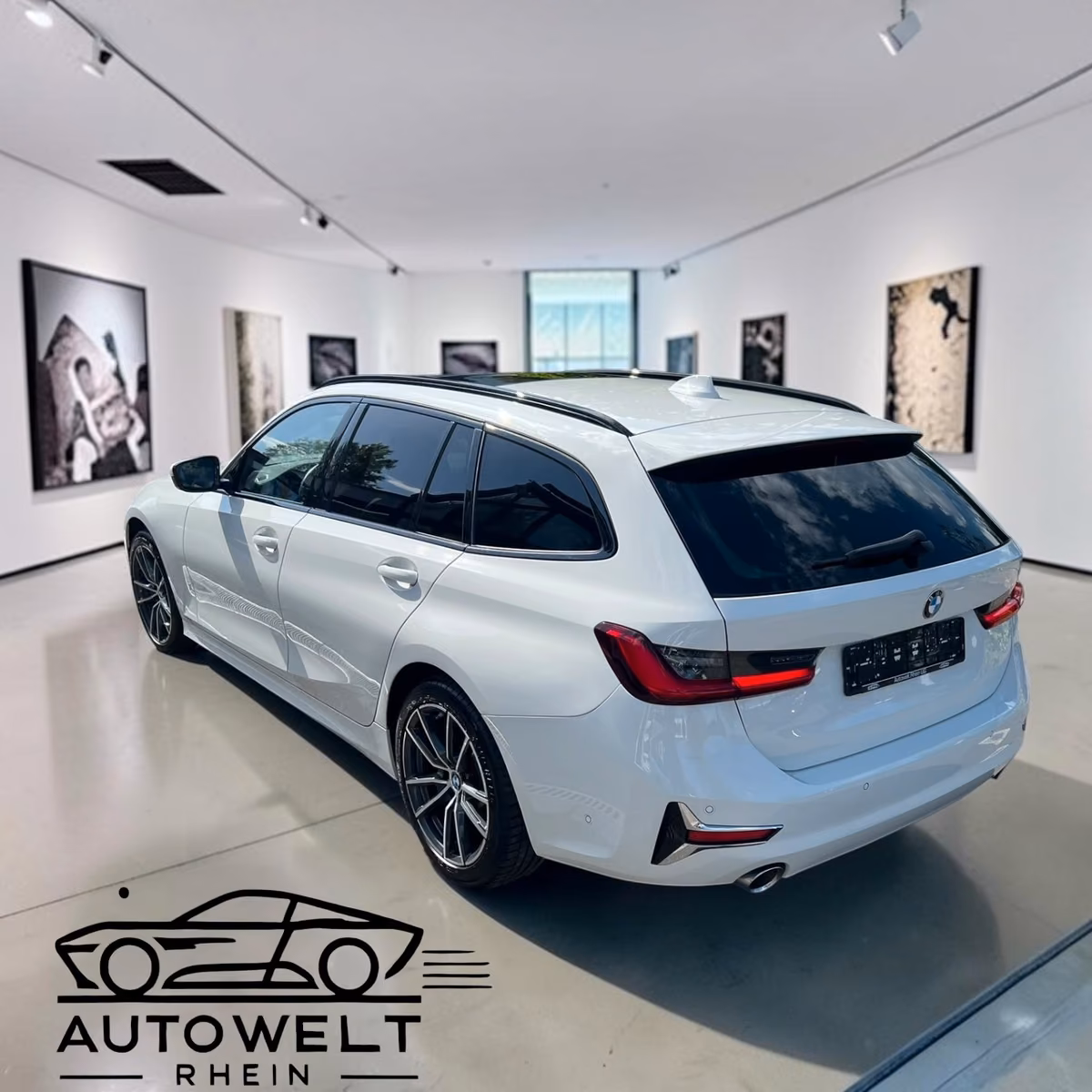 BMW 330 i xDrive Touring Luxury Line Pano