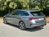 Skoda RS 195kW DSG NAVI DCC PADACH KAMERA eHK LM19"AHK - : Grau, Stoff