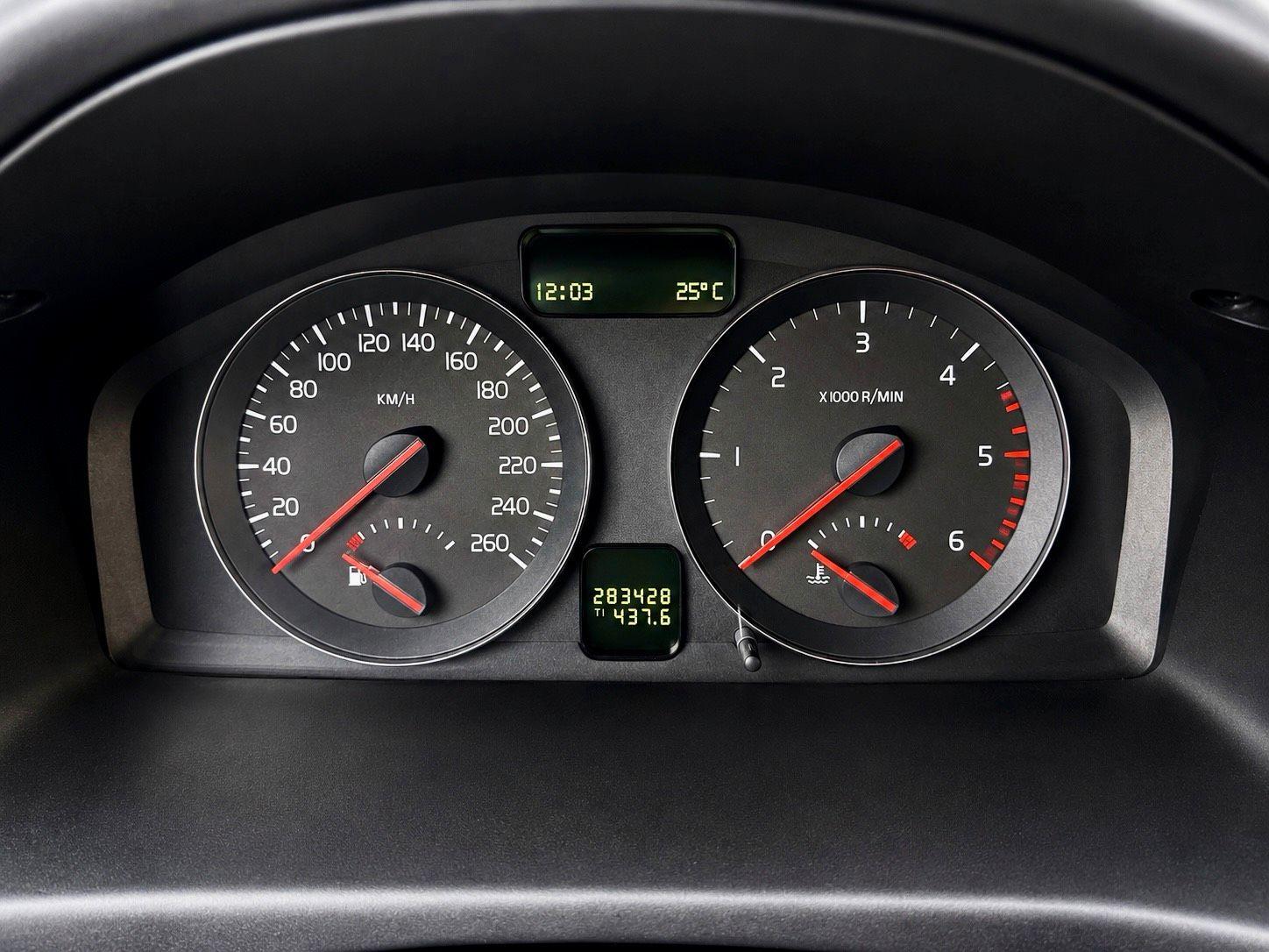 Volvo V50 2010 — photo 10