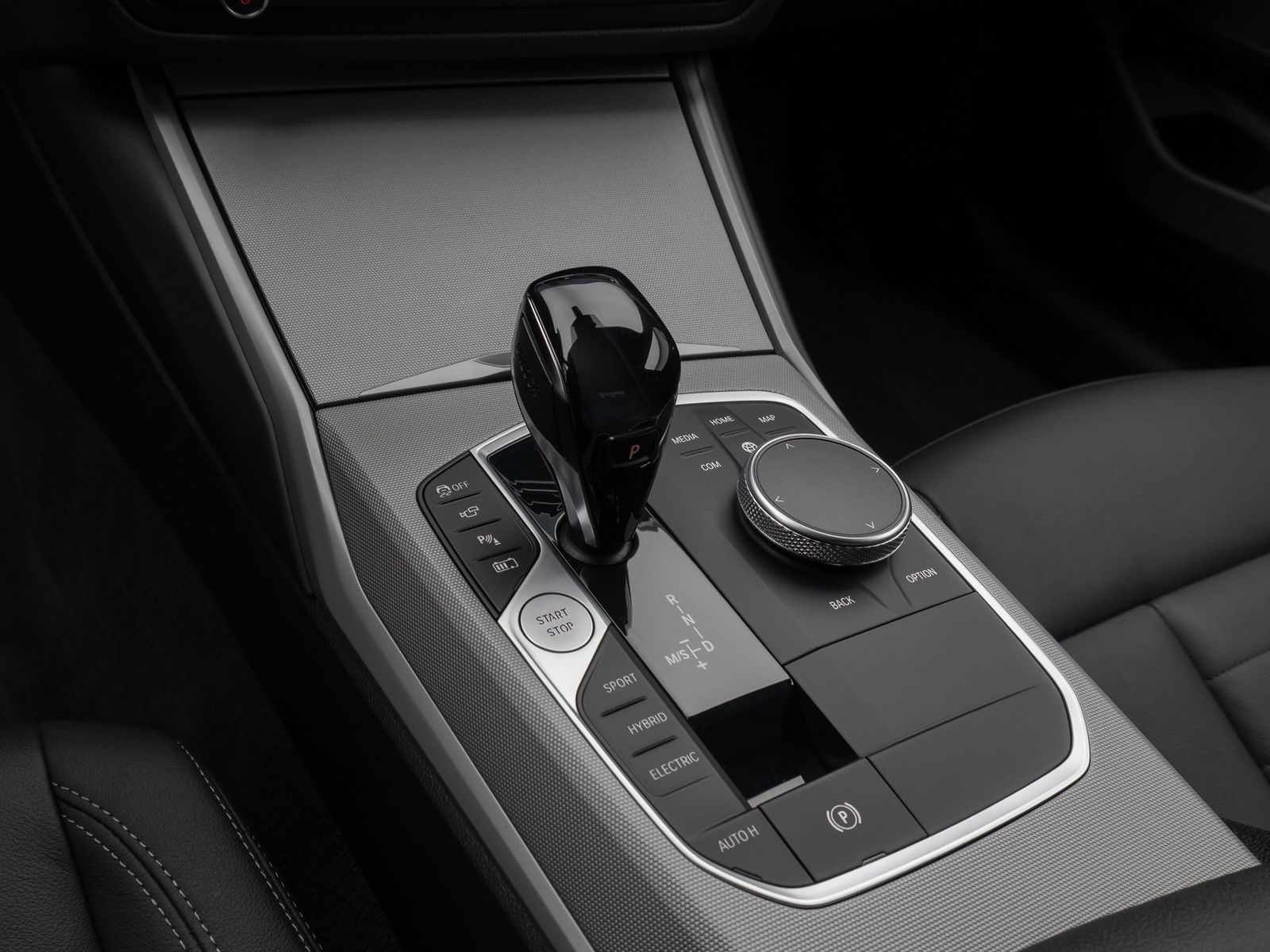 Fahrzeugabbildung BMW 330e Laser 360°HUD DAB H/K Lenkrhzg ACC Komfort
