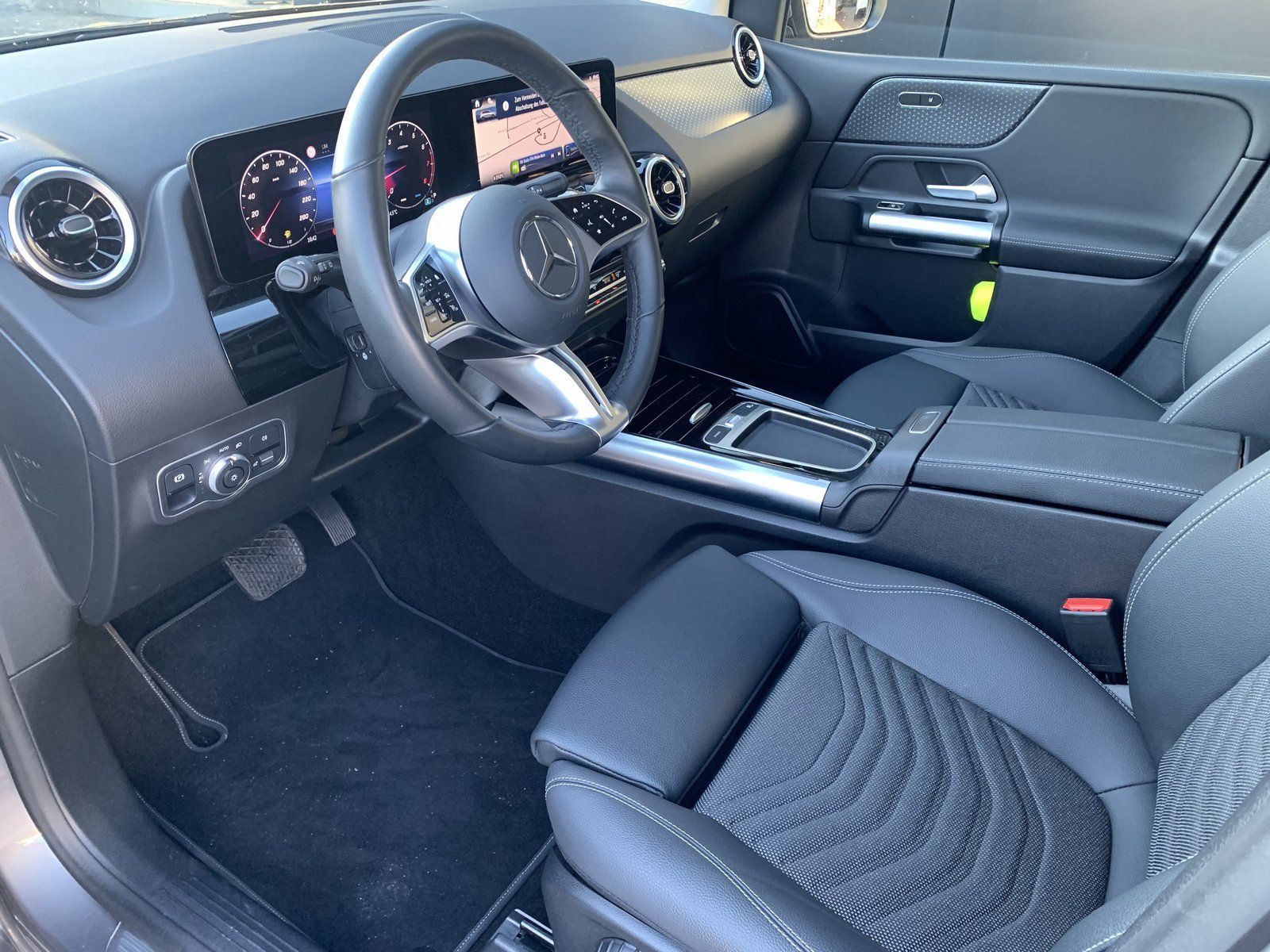 Fahrzeugabbildung Mercedes-Benz B 180