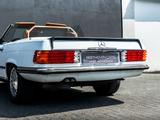 Mercedes-Benz SL 560 ARKTISWEIß/Dattelbraun TOP ZUSTAND - Mercedes-Benz SL aus dem Jahr 1989