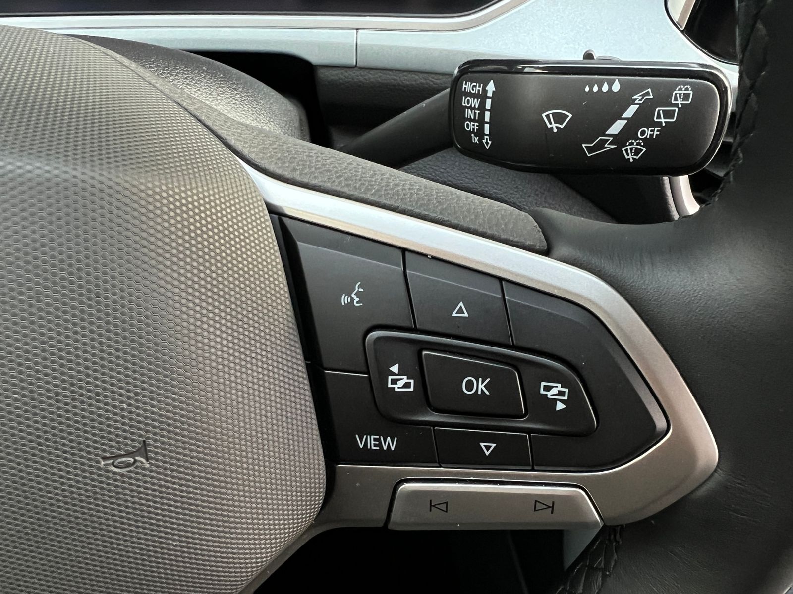 Fahrzeugabbildung Volkswagen T-Roc GOAL 1.0 TSI *Plus-Paket, LED, ACC, Navi,