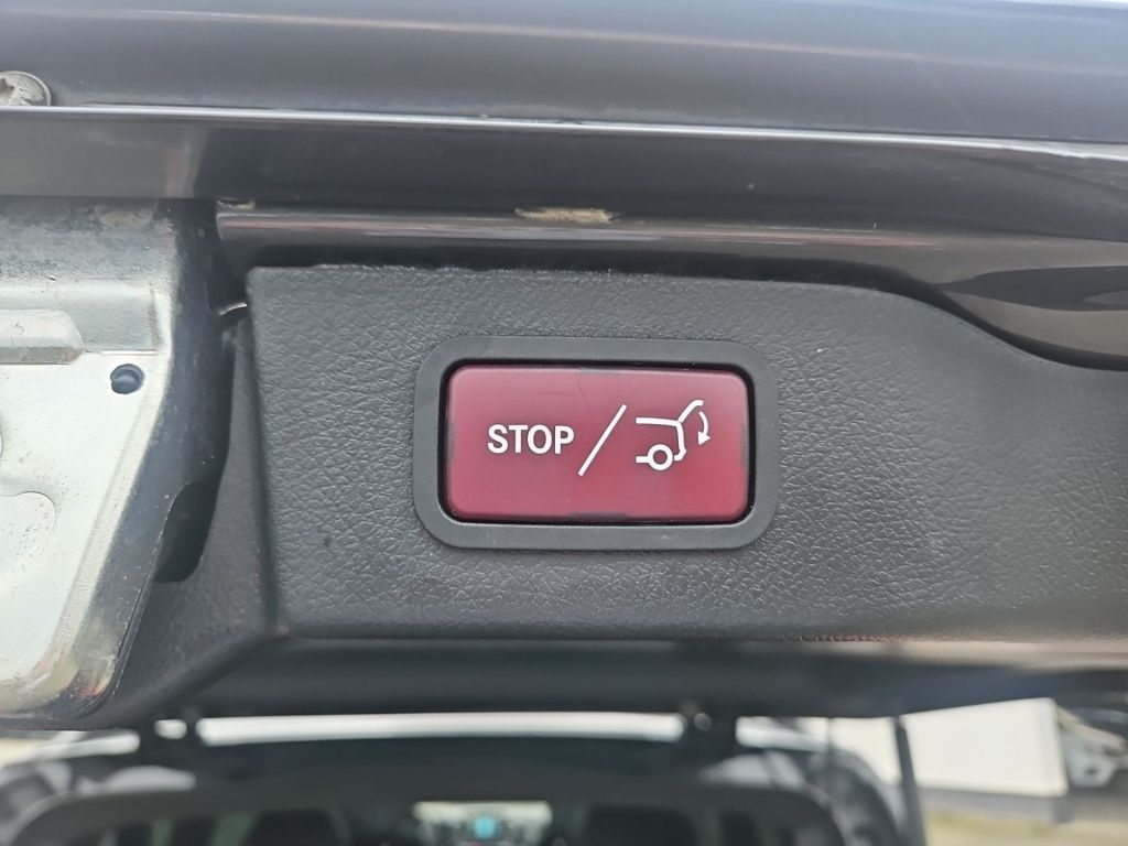 Fahrzeugabbildung Mercedes-Benz V 300 ED/L 4x4 AMG 2,5t AHK PANO DISTRONIC EASY