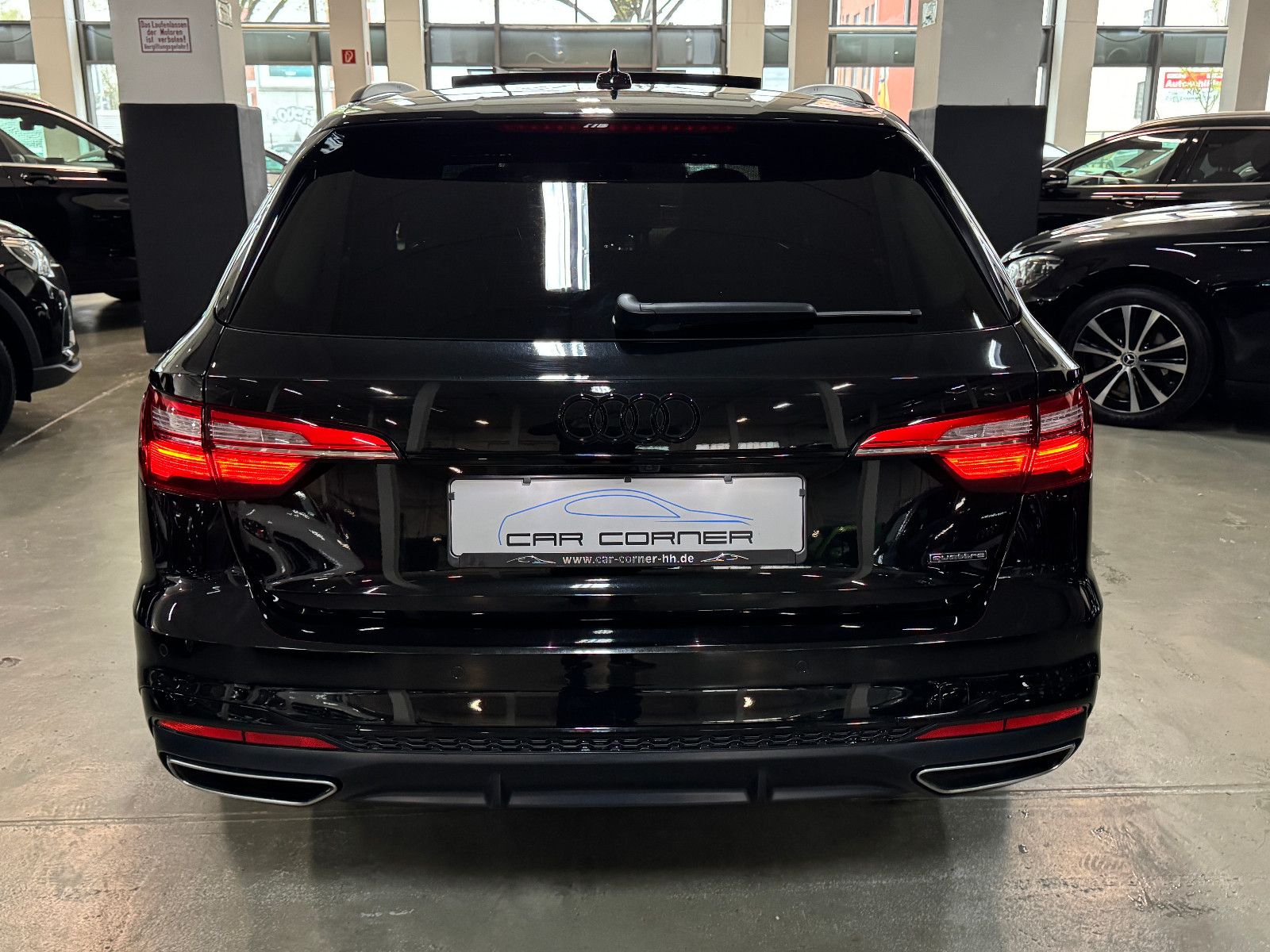 Fahrzeugabbildung Audi A4 45 TDI QUATTRO 2X S-LINE BLACK EDITION 19´RS