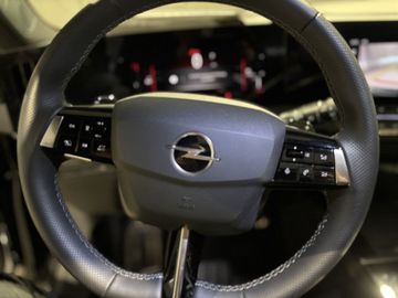 Fotografie 18 des Opel Astra 1.2 Turbo Automatik Ultimate Leder