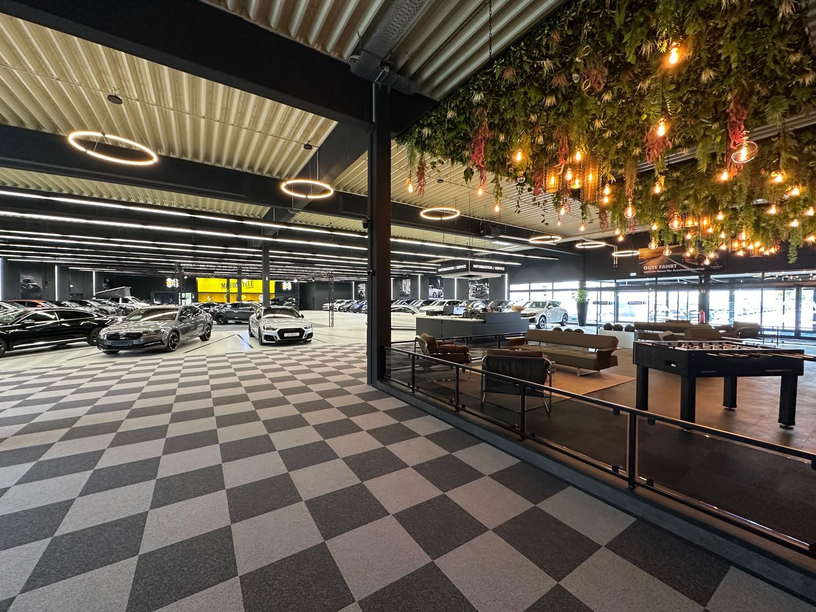showroom-image-bottom