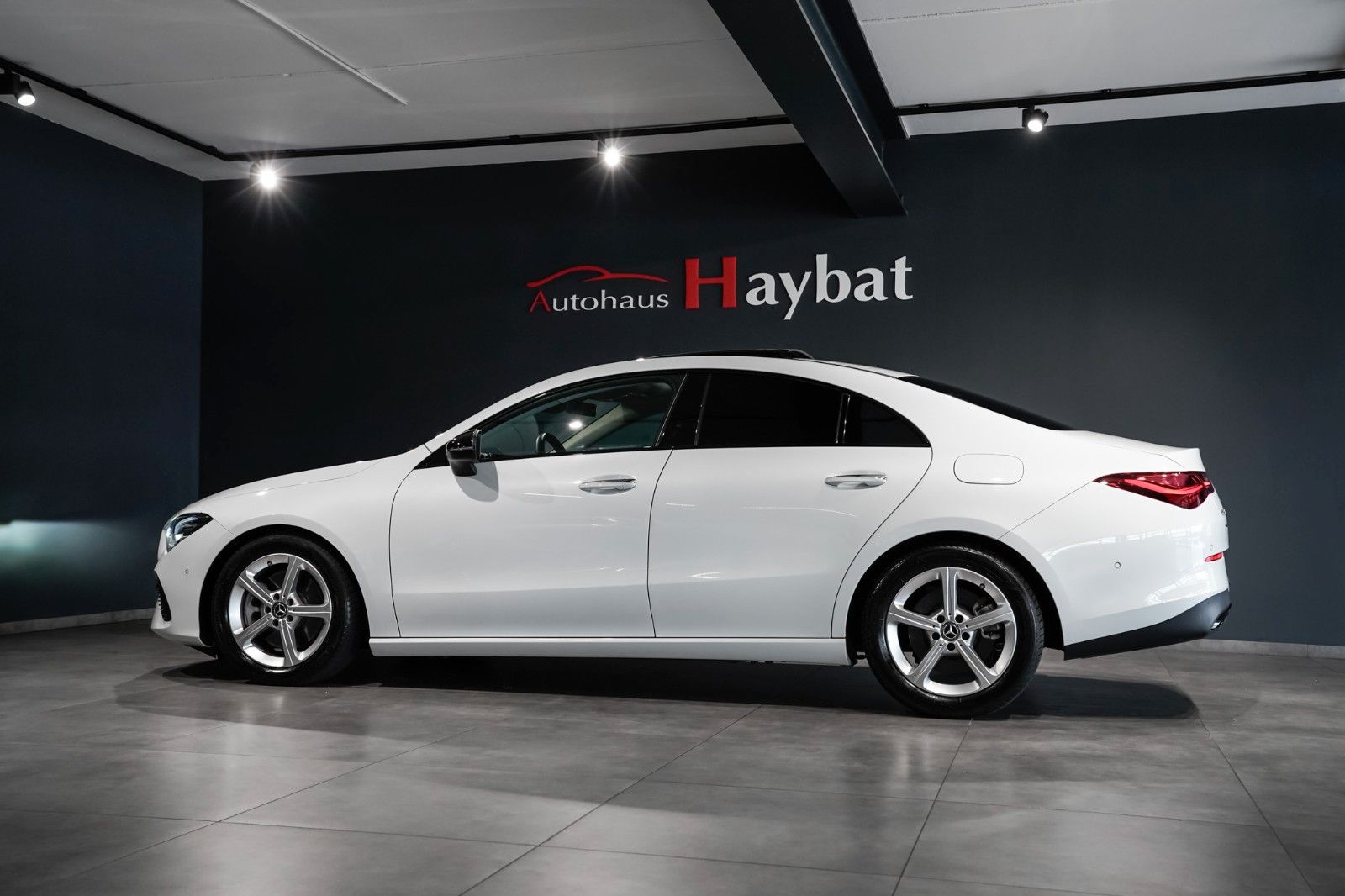 Mercedes-Benz CLA 250 4M Coupe Pano-DISTR-MBUX-Leder-Kamera foto 4