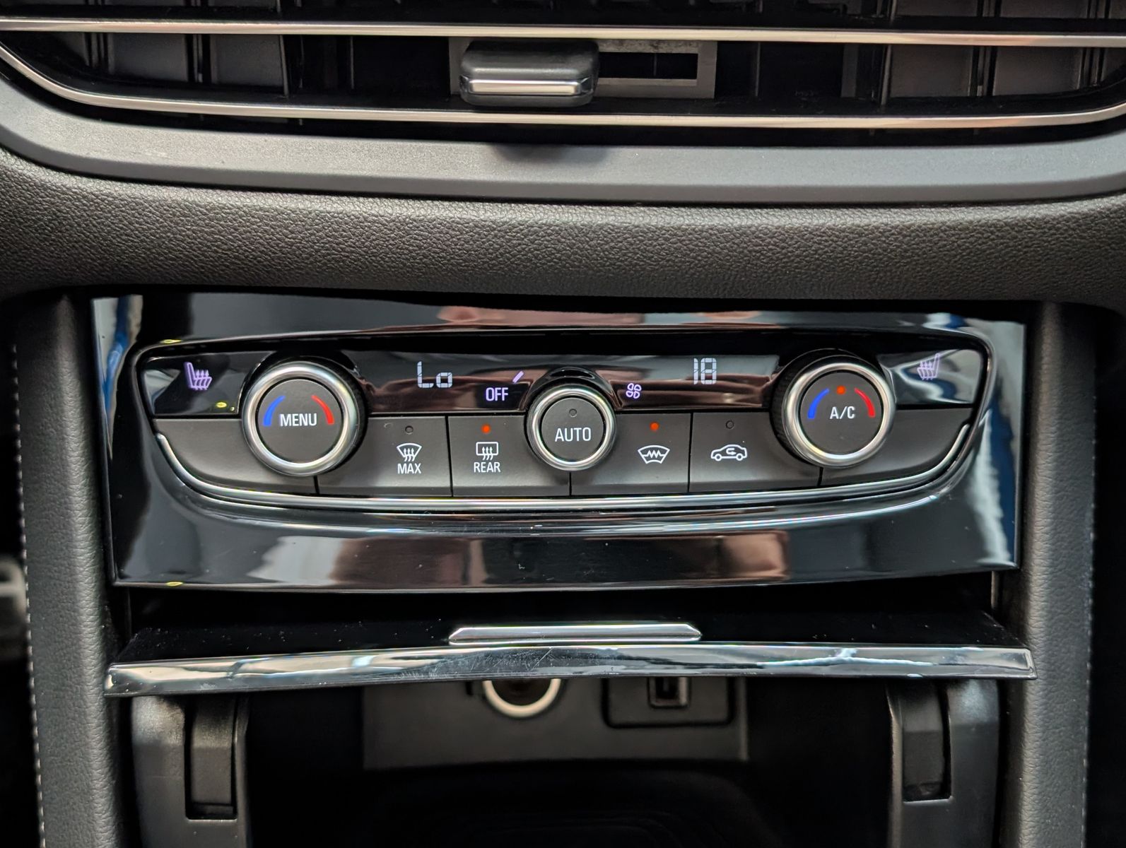 Fahrzeugabbildung Opel Grandland 1.6 PHEV GS Line ACC LED Winter-Paket