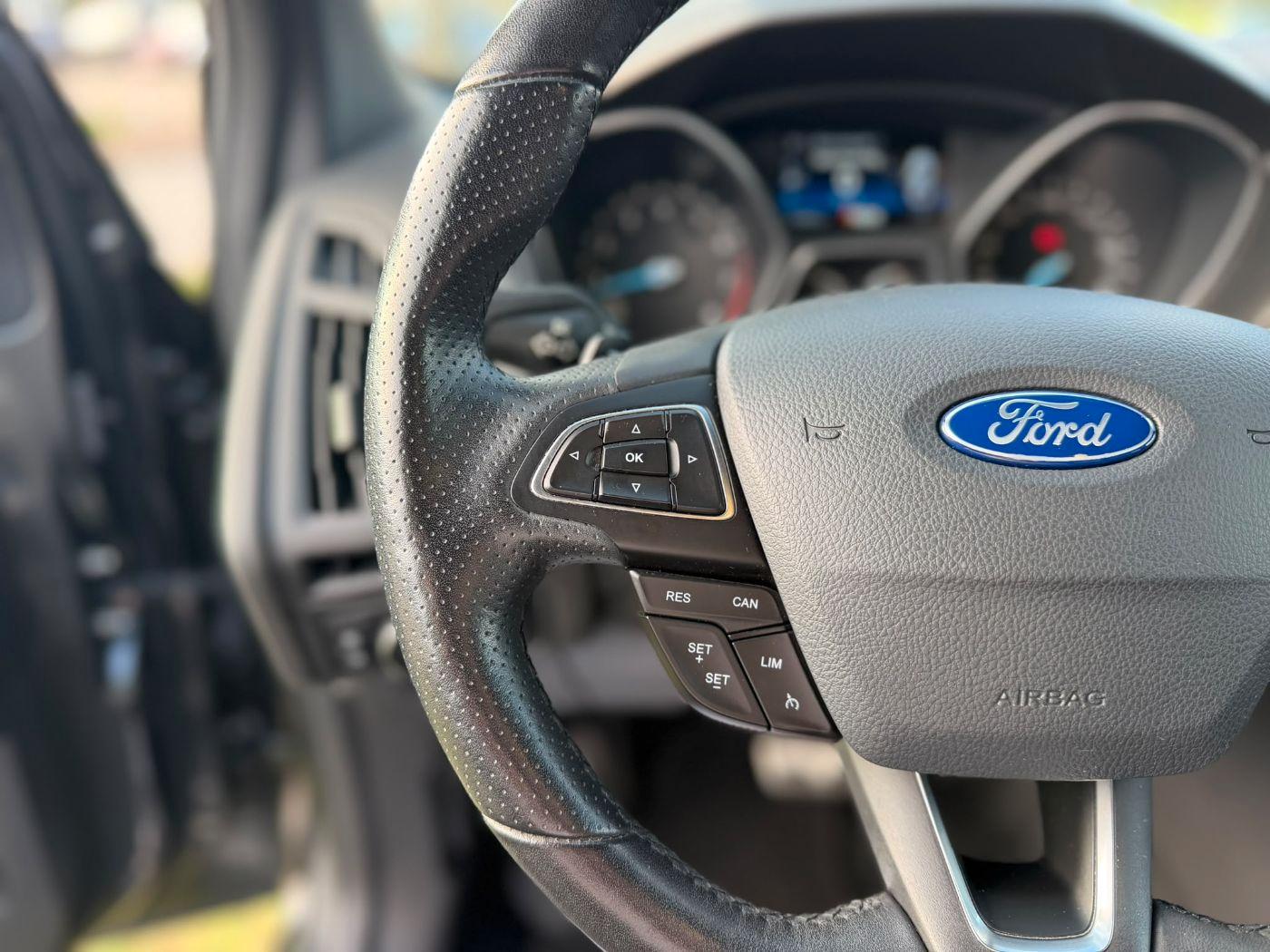 Ford Focus ST-Line Navi PDC SHZ Winterp. Facelift Kam