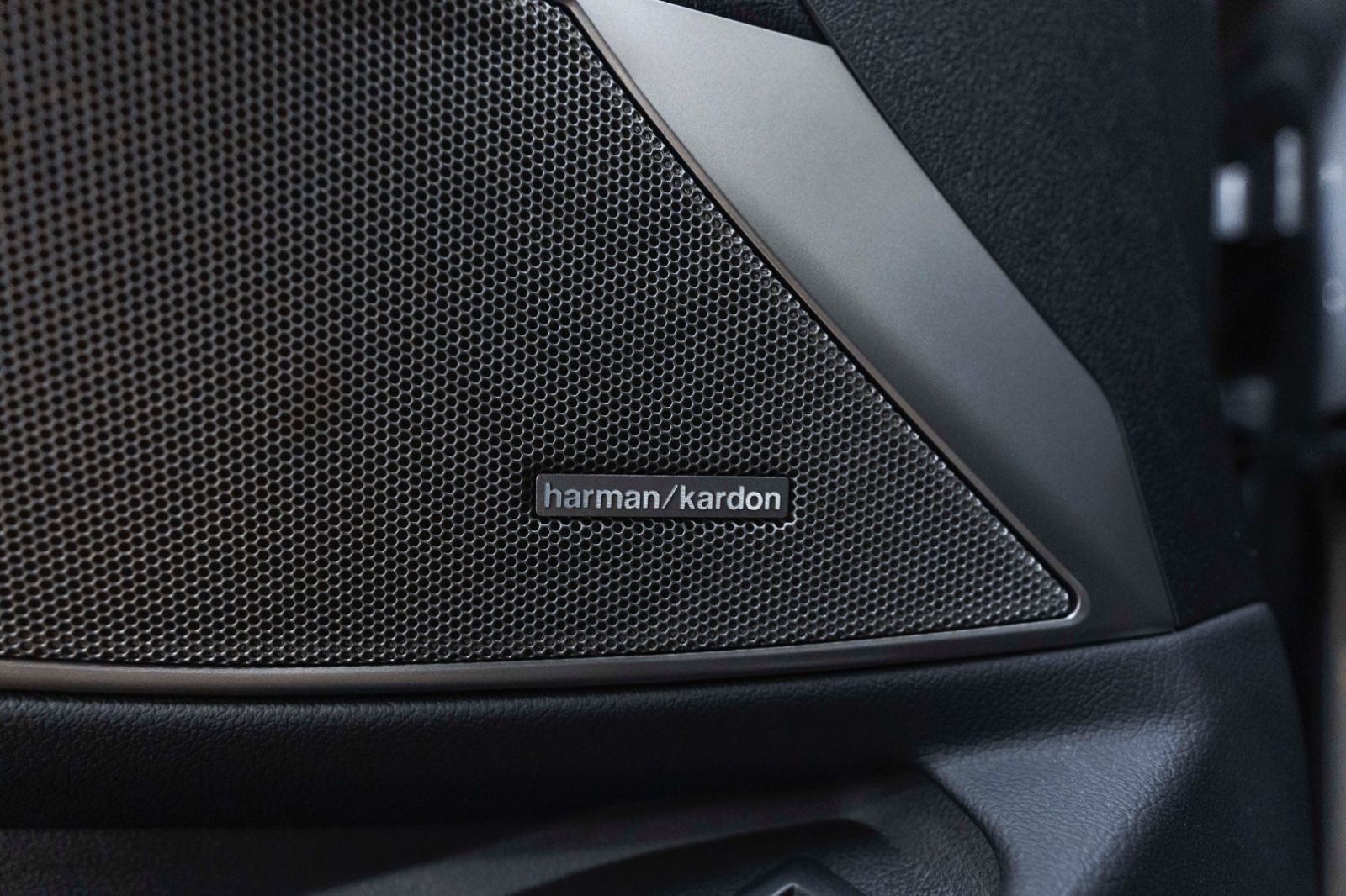 Fahrzeugabbildung BMW M340ix H&K HUD CARBON LED KAM ALCANTARA