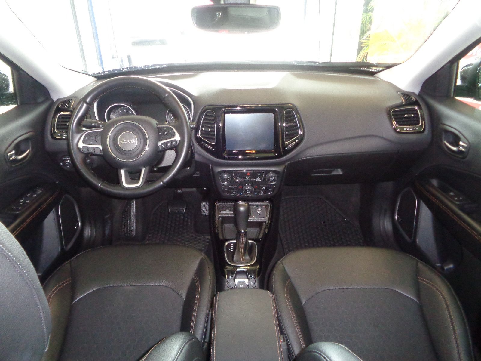 Fahrzeugabbildung Jeep Compass Limited FWD / NAVI /KAMERA /PDC/GARANTIE