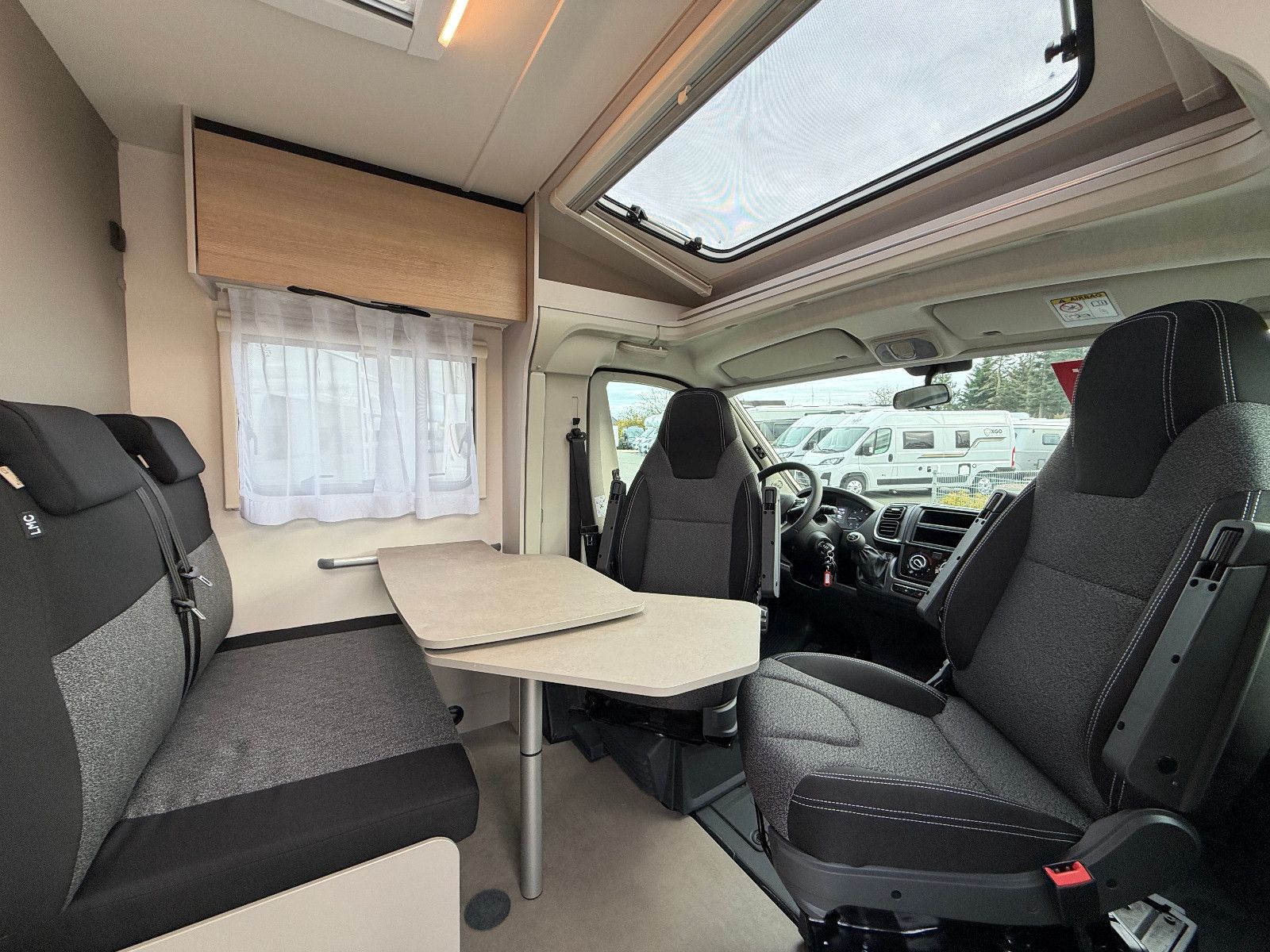 Fahrzeugabbildung LMC Tracer 670 V