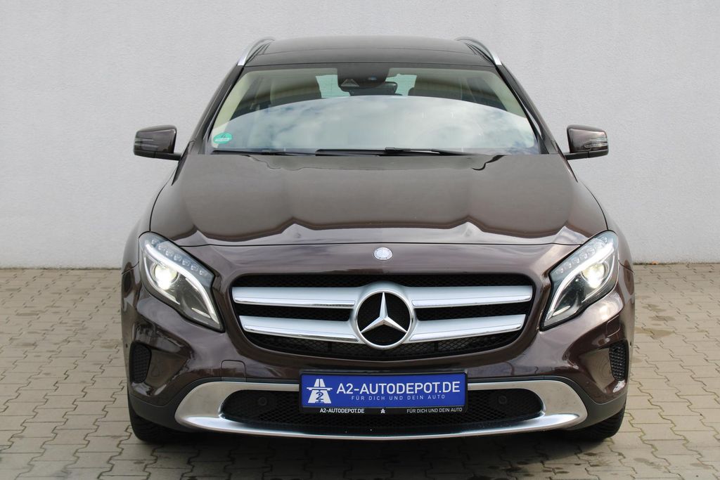 MERCEDES-BENZ GLA 200