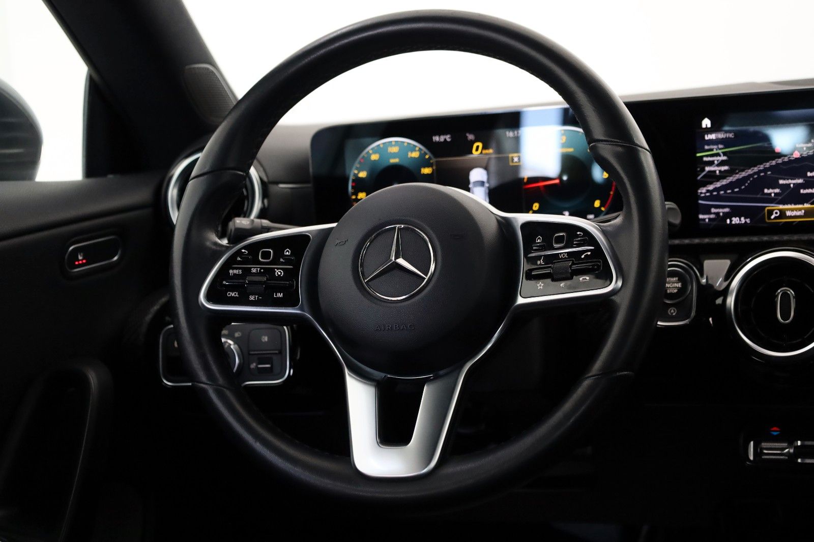 Fahrzeugabbildung Mercedes-Benz CLA 200d SB,Navi,LED,Kamera,Park Paket,AHK el.