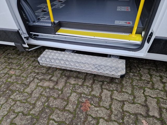Fahrzeugabbildung Fiat Ducato Rollstuhltranporter Lift 4 Rollstühle