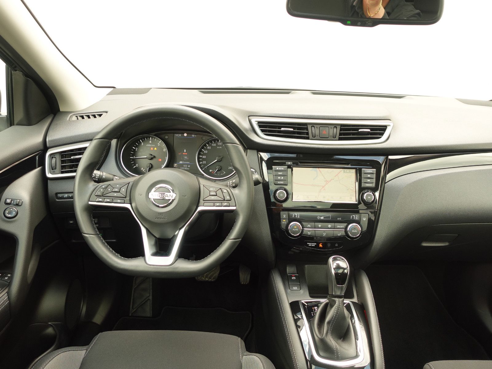 Fahrzeugabbildung Nissan Qashqai 1.3 DIG-T Zama  Automatik SHZ,Pano,Navi