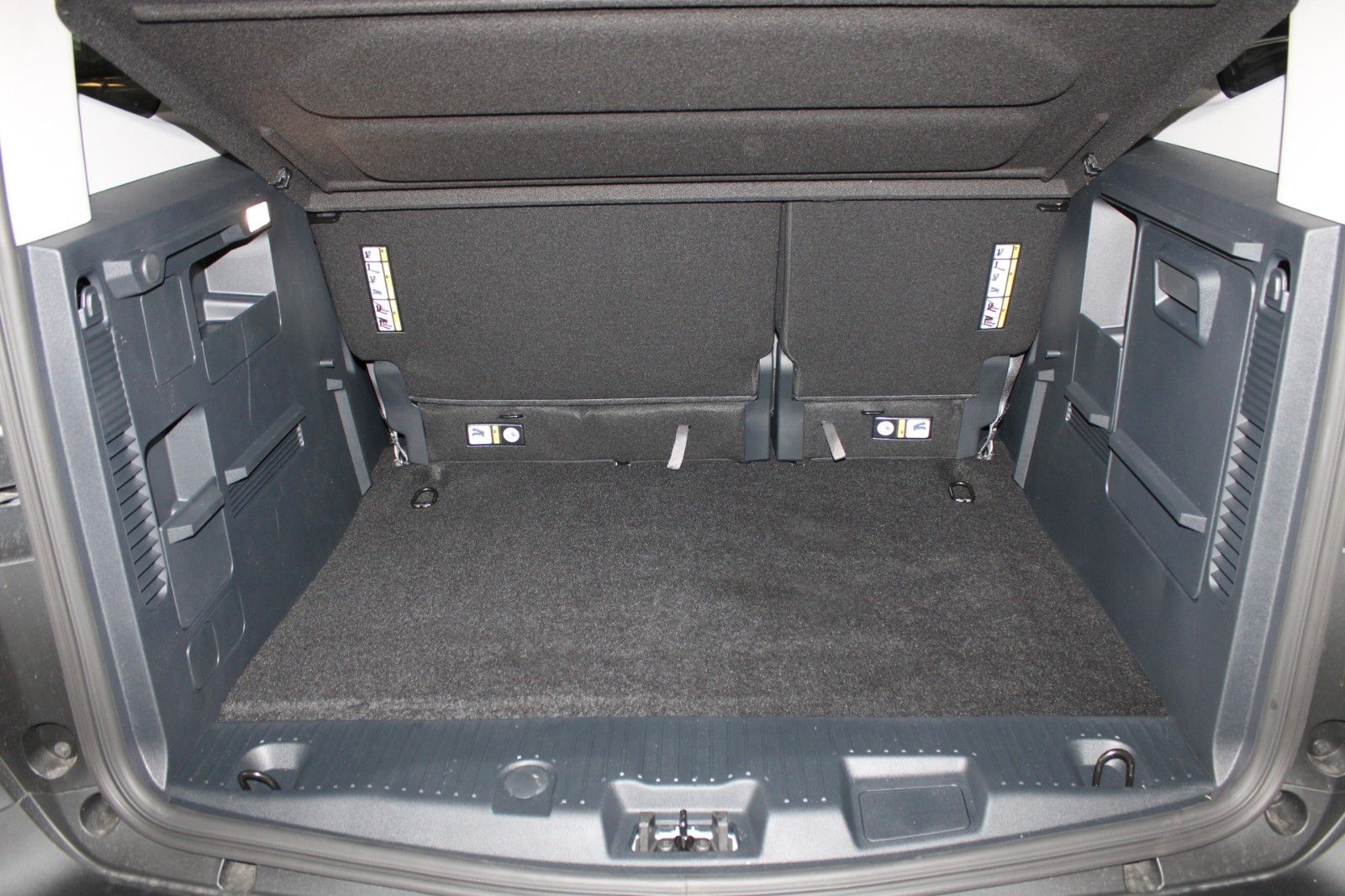 Fahrzeugabbildung Ford Tourneo Courier Titanium Kamera WinterPaket2 uvm