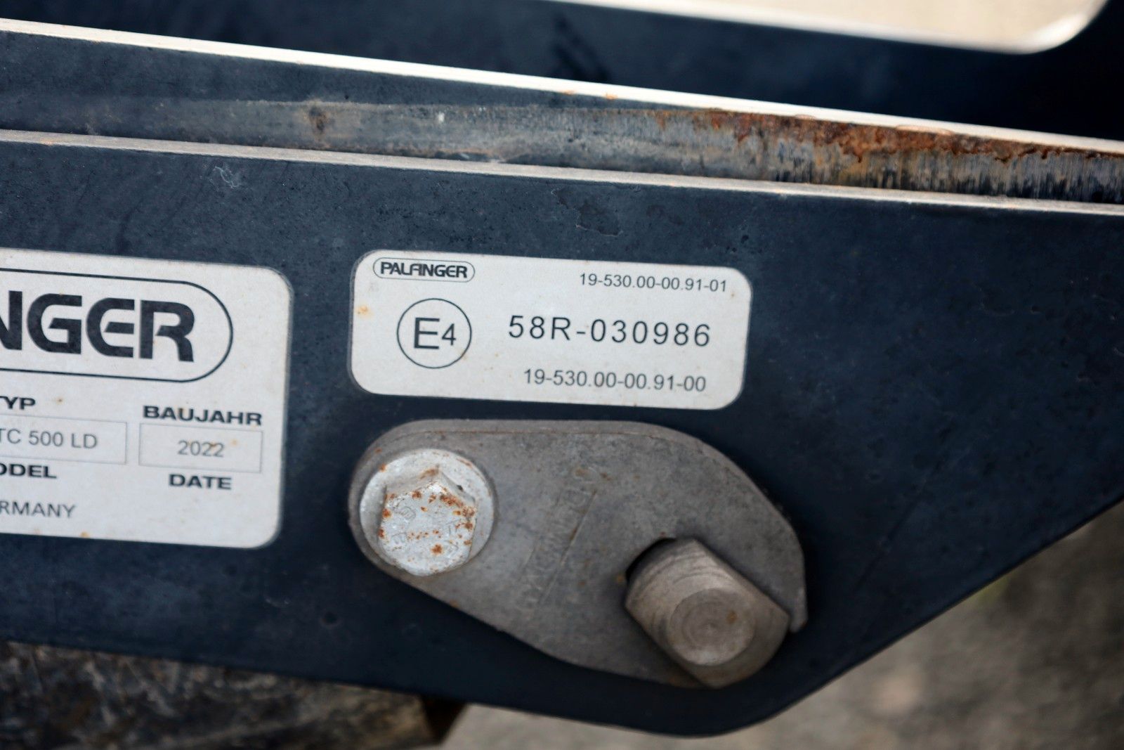Fahrzeugabbildung Iveco Daily 35C16 ,Daily,KOFFER / LBW-6, Ladebordwand