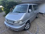 Volkswagen VW T4 Multivan 2.5 TDI (151 PS) - Super Zustand - silberne Volkswagen T4 Multivan
