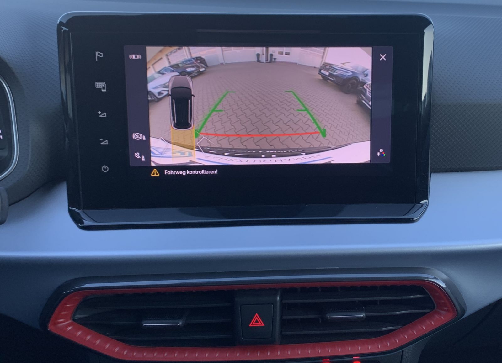 Fahrzeugabbildung SEAT Arona 1.5 TSI*FR*Beats*LED*AHK*Cam*ACC*
