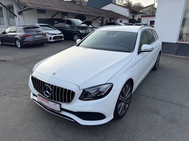 MERCEDES-BENZ E 200 E T-Modell E 200/LED/NAVI/TEILLEDER/AUTOM/
