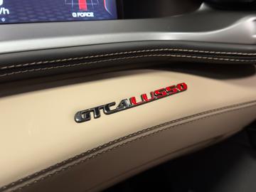 صورة مصغرة 39 لـ 2016 Ferrari GTC4LUSSO