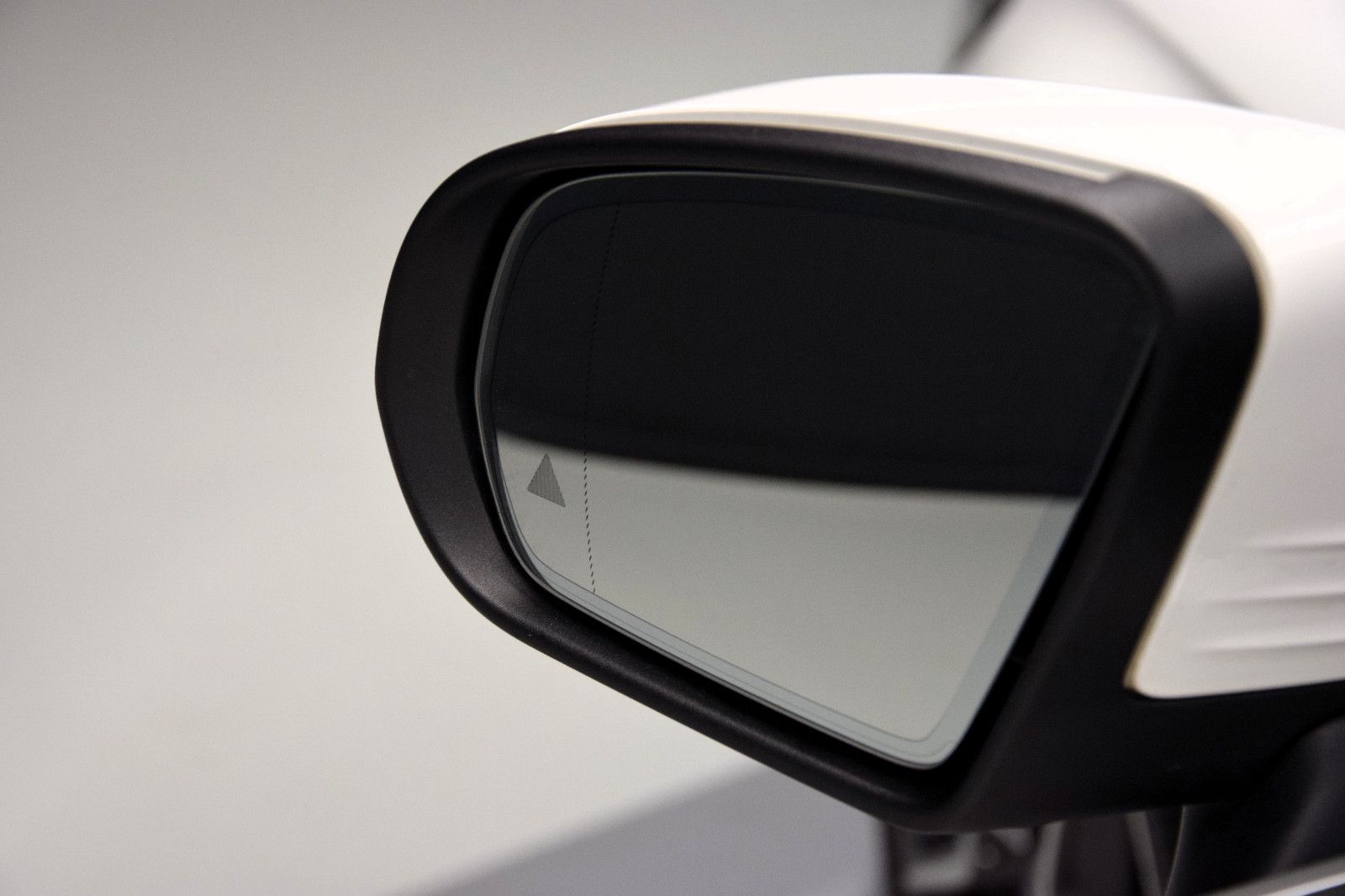 Fahrzeugabbildung Mercedes-Benz C 200 Cabrio 9G-TRONIC AMG-Line HuD Kamera LED