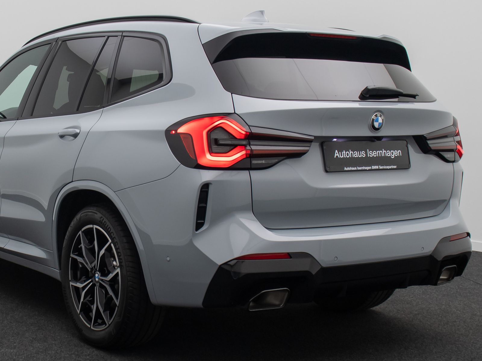 Fahrzeugabbildung BMW X3 xD30i M Sport Panorama Laser Kamera HUD HiFi