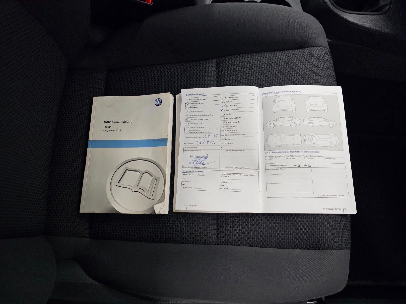 Volkswagen Touran 2013 — photo 18