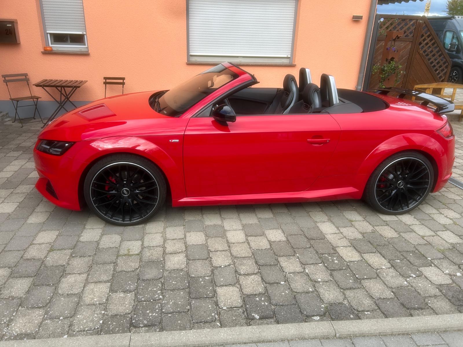 Audi TT Roadster 2.0 TFSI S tronic quattro -