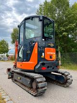 Hitachi ZX 33U-5A**Bj. 2016**1.266 Std.**Gummipads - Hitachi LKWs