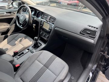 Volkswagen Golf - 12