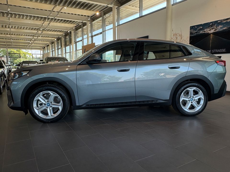 BMW ix2 xDrive30 Navi Tempom.aktiv Bluetooth PDC foto 5