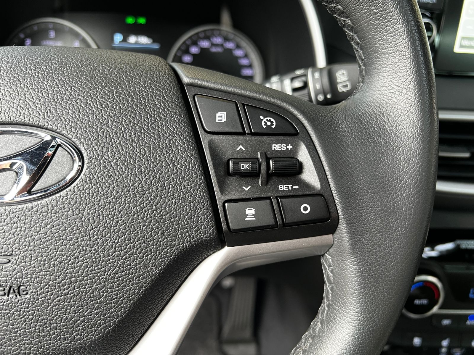 Fahrzeugabbildung Hyundai TUCSON Premium 4WD PANO LED LEDER