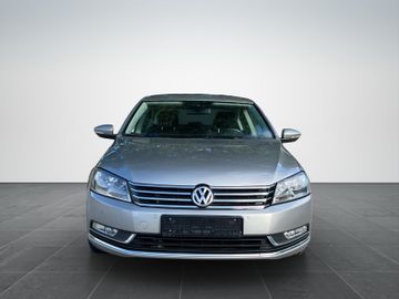 Volkswagen Passat - 8