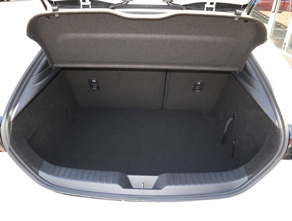 Fahrzeugabbildung Mazda 3 2025 Prime-Line G-140 *sofort* NAVI ACAA HUD R